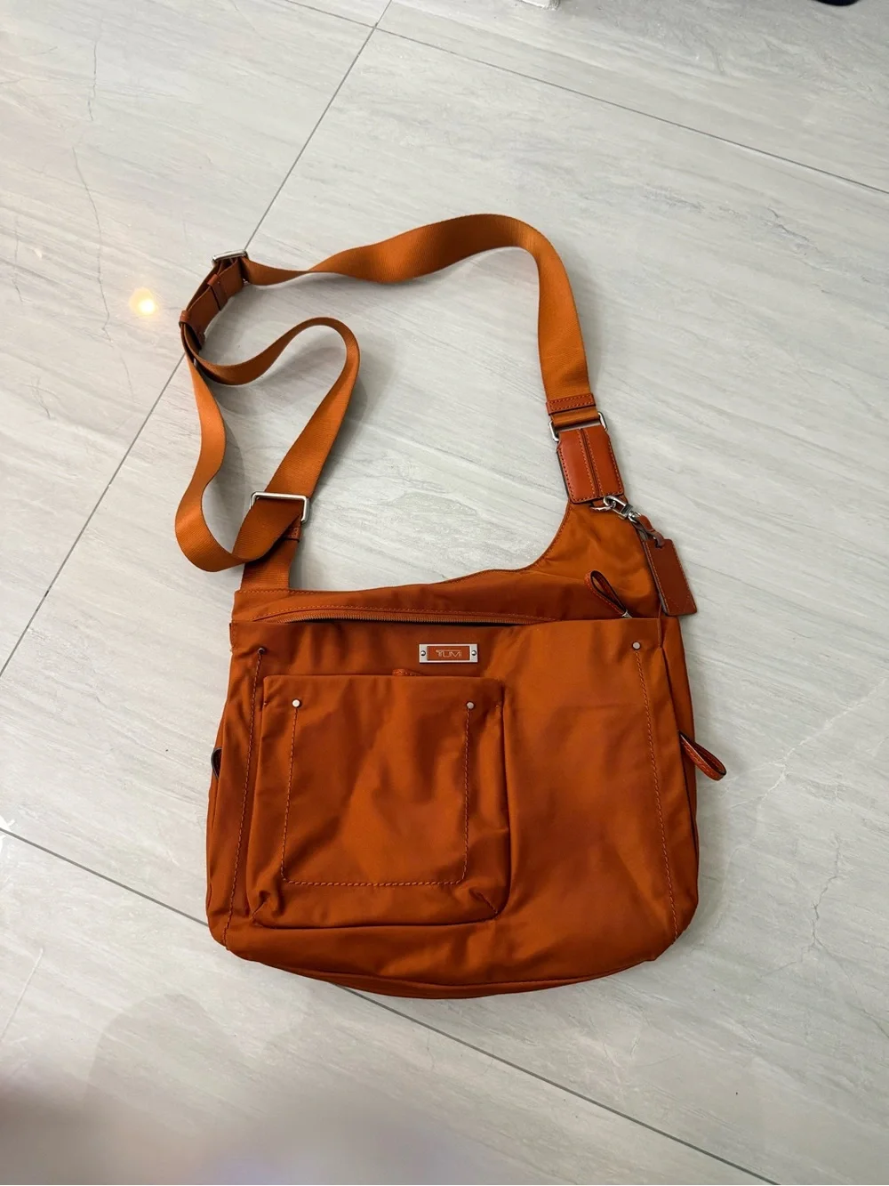 TUMI Voyageur Crossbody/Hobo Bag – Burnt Orange/Cognac Nylon